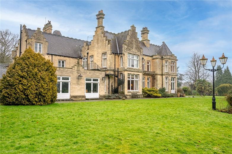 8 bedroom house, Northorpe Hall, Northorpe DN21 - Available