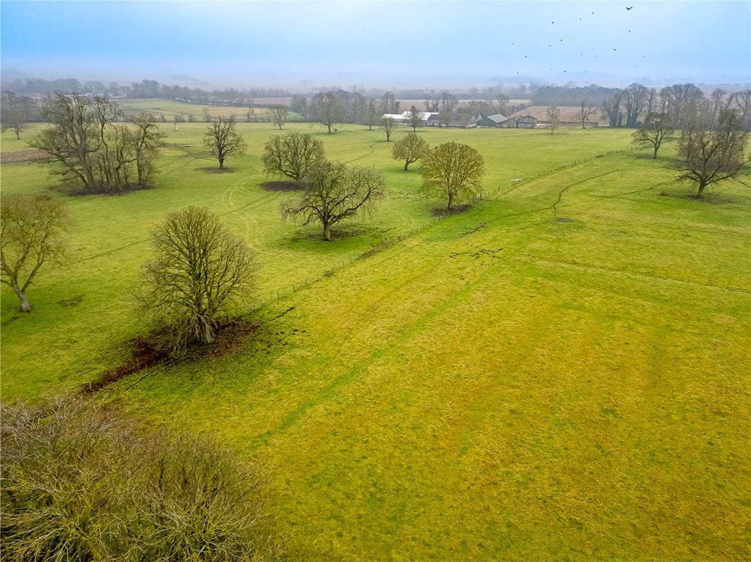 8 bedroom house, Northorpe Hall, Northorpe DN21 - Available