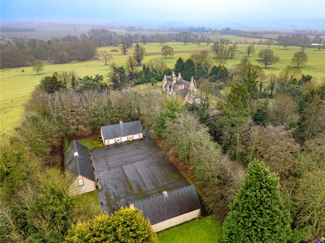 8 bedroom house, Northorpe Hall, Northorpe DN21 - Available
