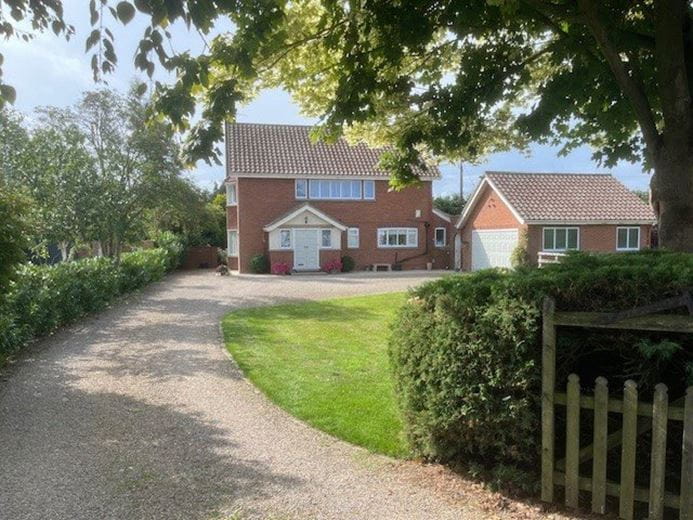 3 bedroom house, The Green, Raskelf YO61 - Available