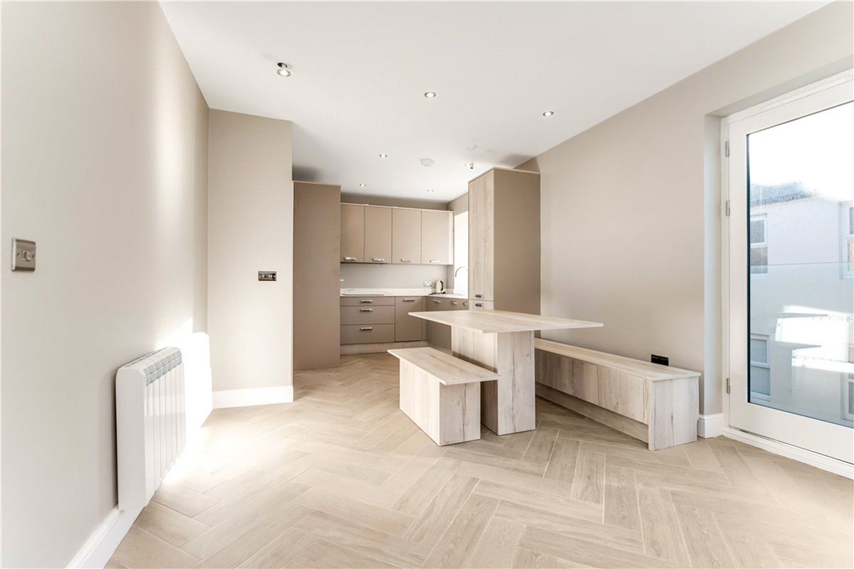 18 bedroom flat, Crewe Street, Seahouses NE68 - Available