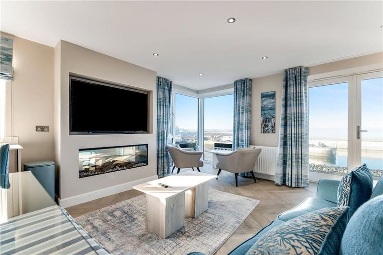 18 bedroom flat, Crewe Street, Seahouses NE68 - Available