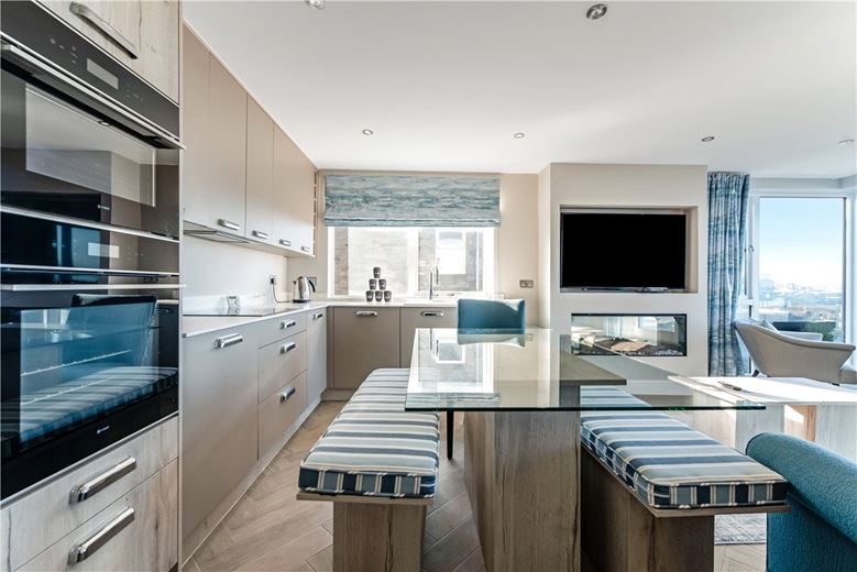 18 bedroom flat, Crewe Street, Seahouses NE68 - Available