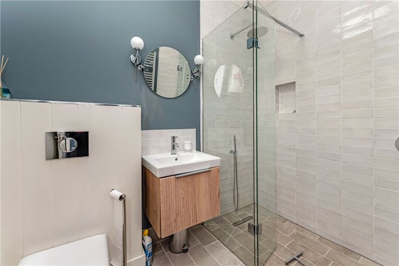 3 bedroom flat, Farne House, 12 Crewe Street NE68 - Available