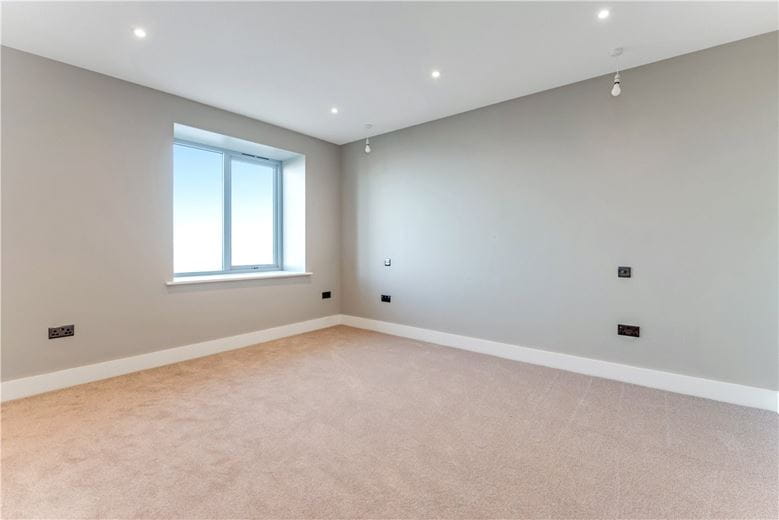 3 bedroom flat, Farne House, 12 Crewe Street NE68 - Available
