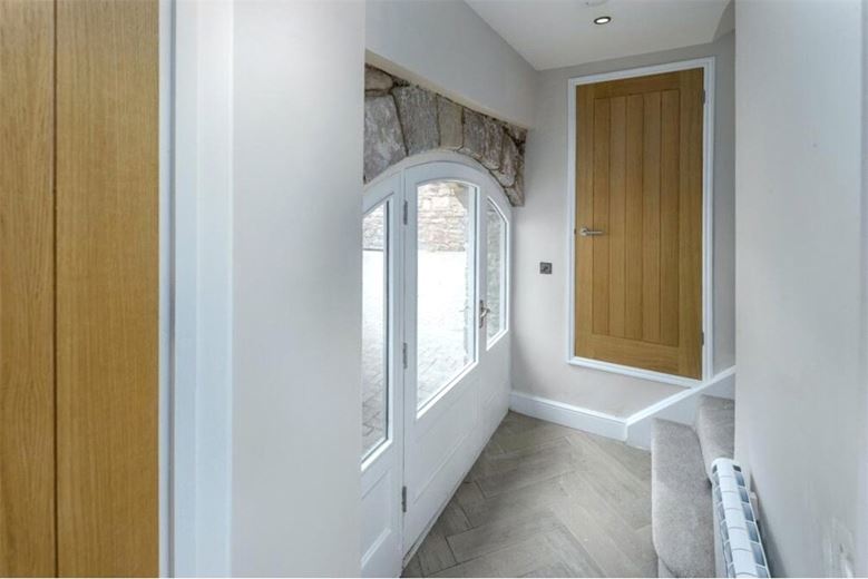 2 bedroom flat, Cragg End, 12 Crewe Street NE68 - Available