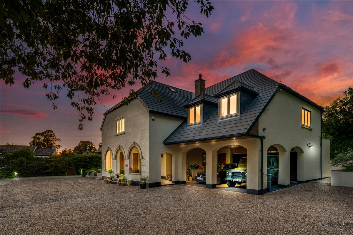 6 bedroom house, York House, Carleton Road WF8 - Available