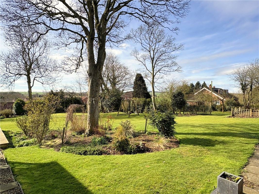 5 bedroom house, Front Street, Wold Newton YO25 - Sold STC