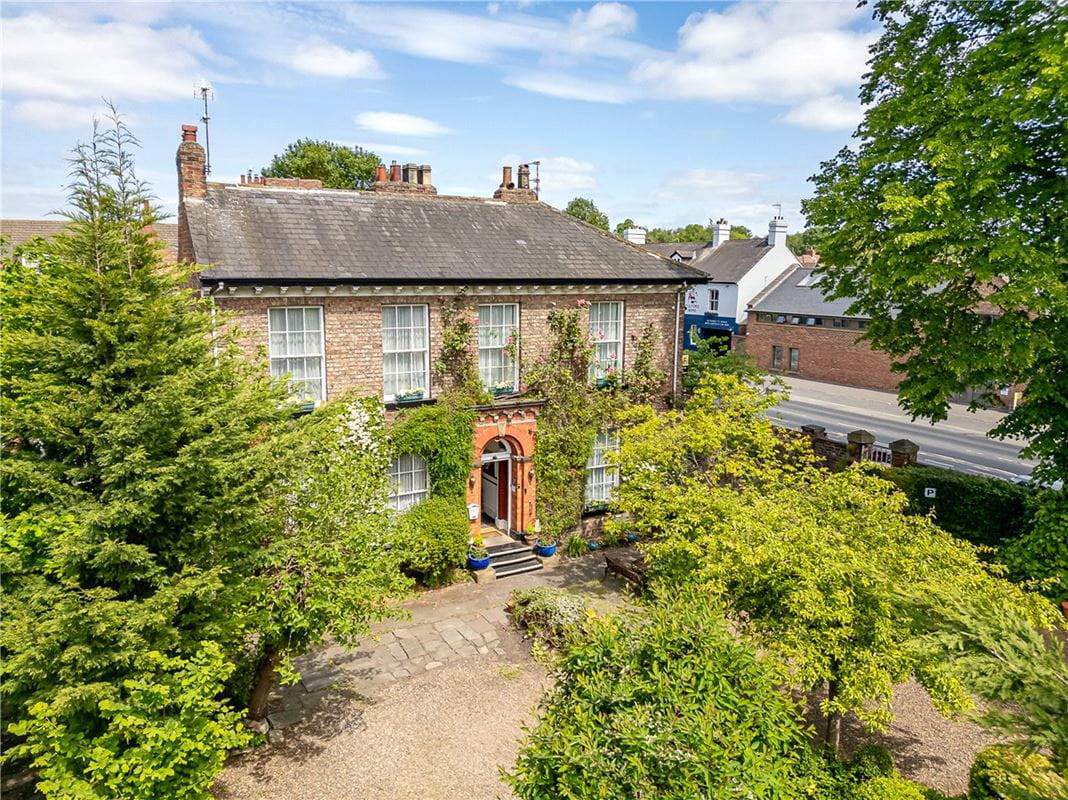 10 bedroom house, Fulford Road, York YO10 - Available