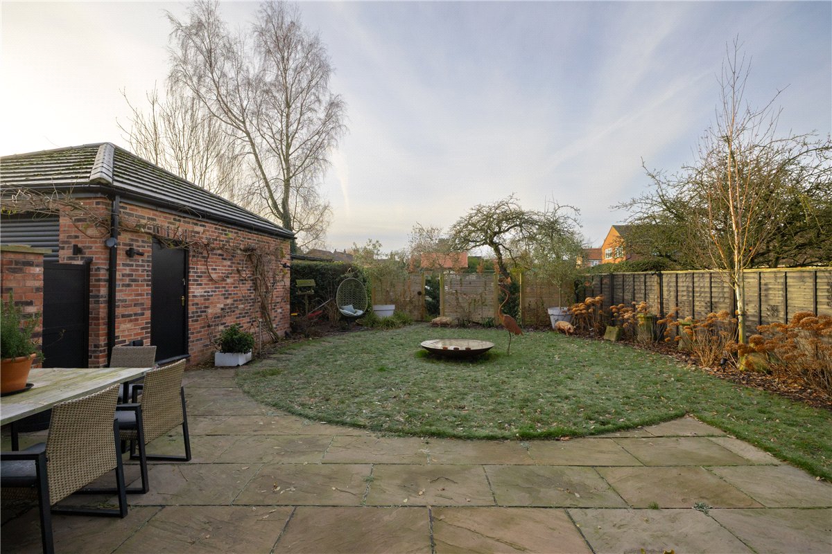 5 bedroom house, Alne Road, Tollerton YO61 - Available