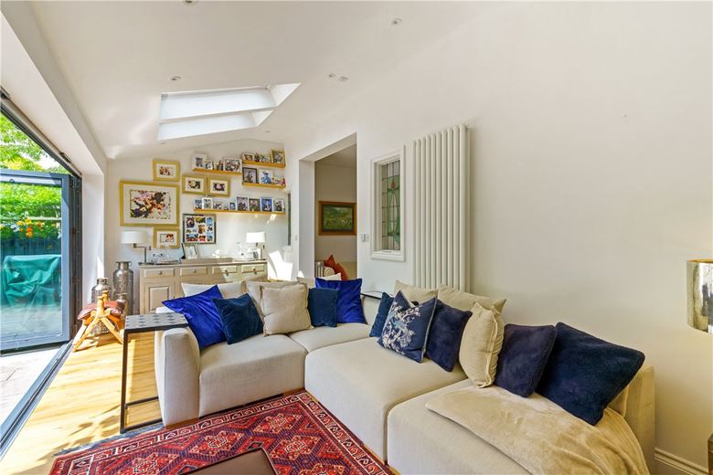 5 bedroom house, Chestnut Avenue, York YO31 - Available