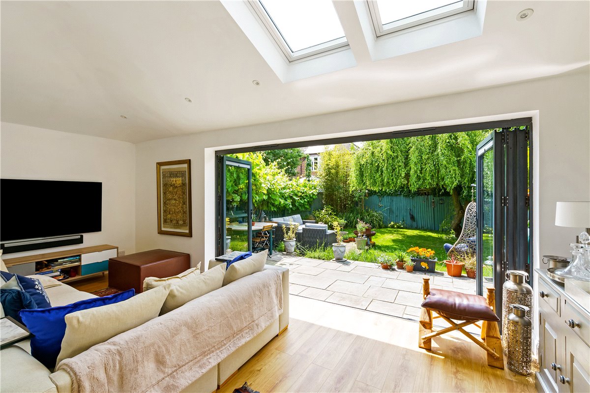 5 bedroom house, Chestnut Avenue, York YO31 - Available