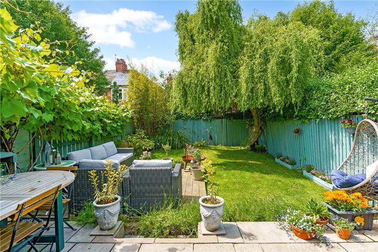 5 bedroom house, Chestnut Avenue, York YO31 - Available