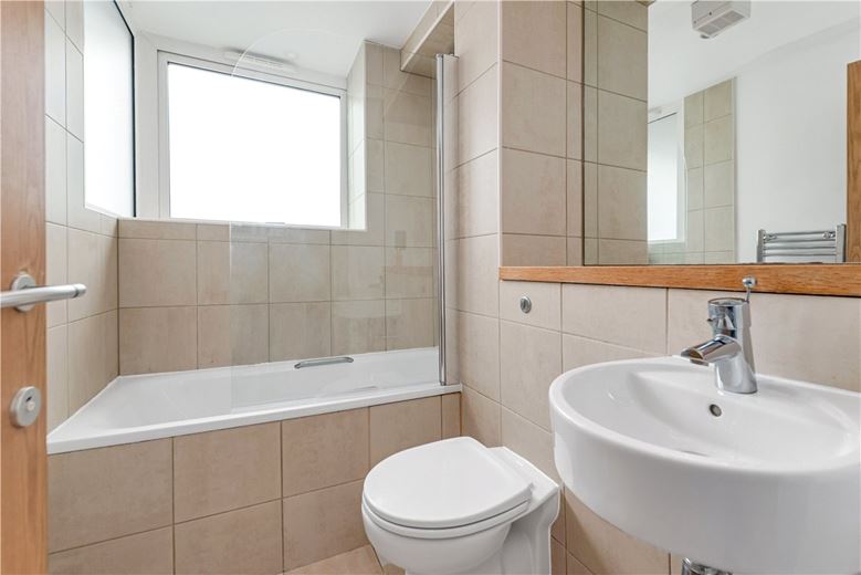 2 bedroom flat, Peter Lane, York YO1 - Available