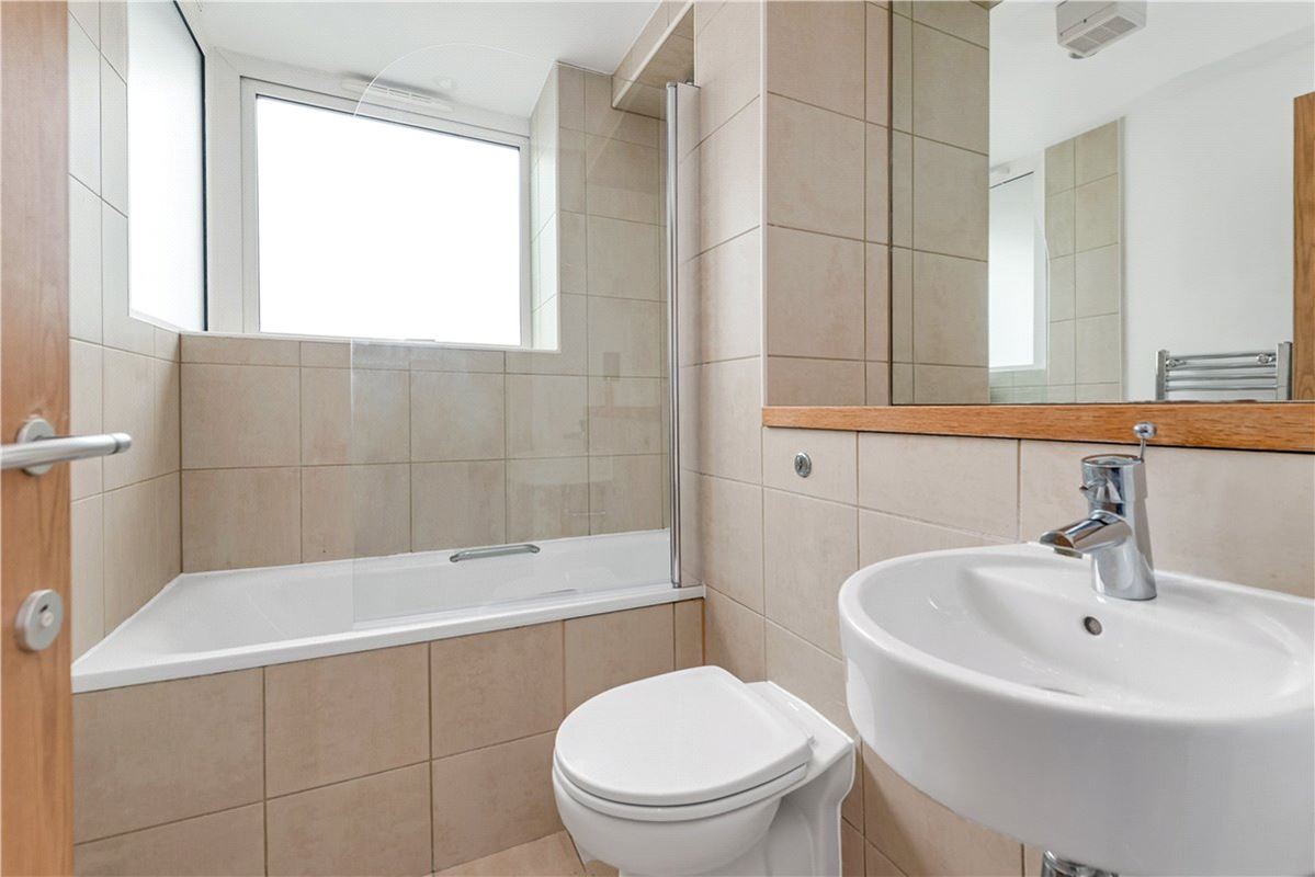 2 bedroom flat, Peter Lane, York YO1 - Available