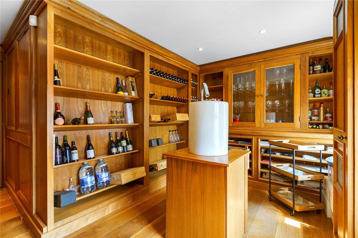 6 bedroom house, Newmill Farm, Mill Lane YO42 - Available