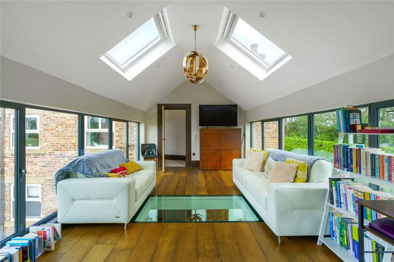 6 bedroom house, Newmill Farm, Mill Lane YO42 - Available