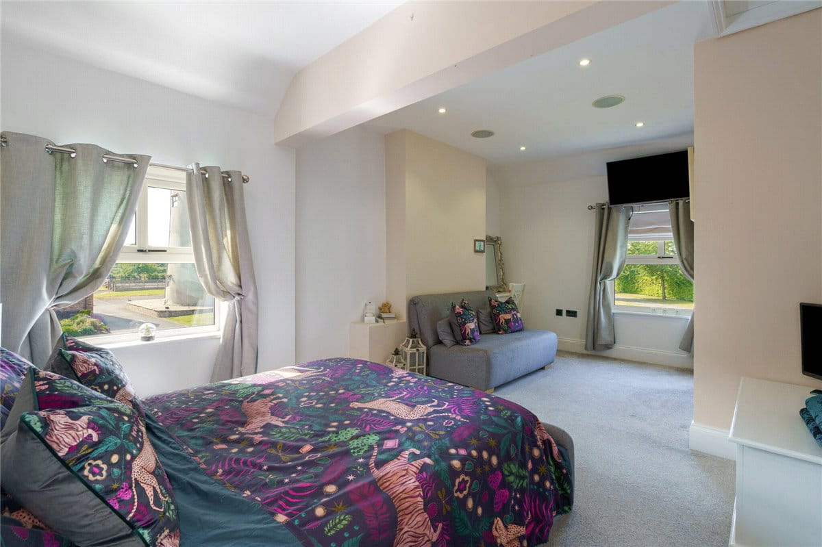 6 bedroom house, Newmill Farm, Mill Lane YO42 - Available