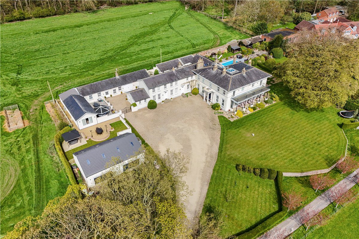 18 bedroom house, Wold Road, Nafferton YO25 - Available