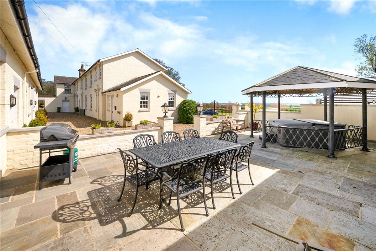 18 bedroom house, Wold Road, Nafferton YO25 - Available