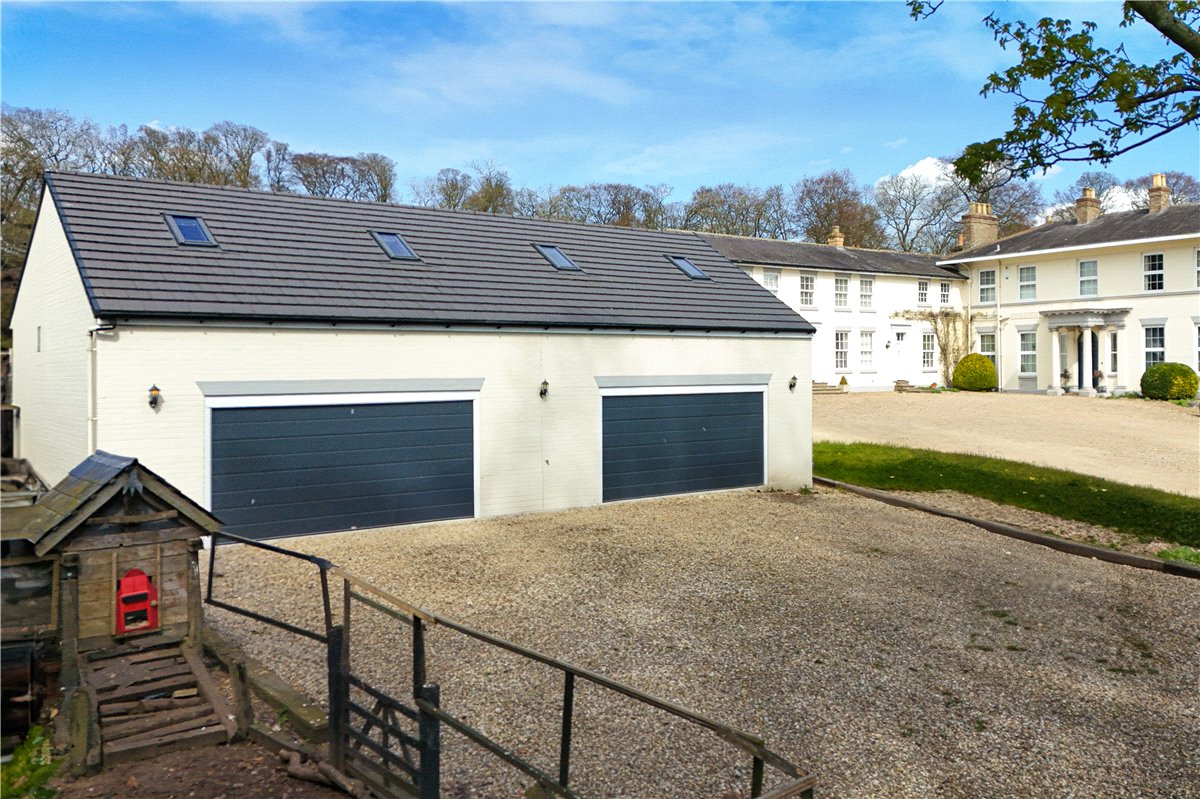 18 bedroom house, Wold Road, Nafferton YO25 - Available