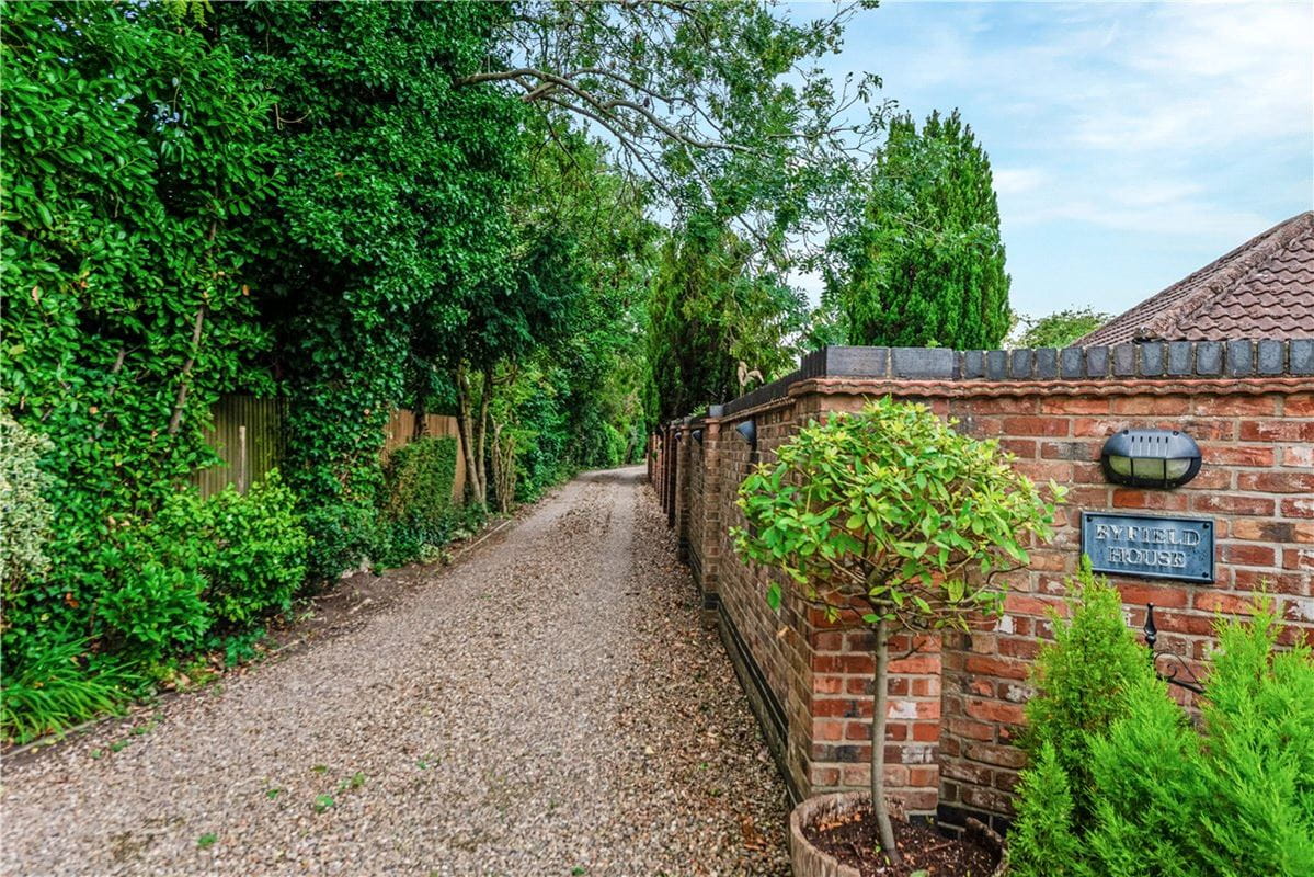 4 bedroom house, Yew Tree Close, Acaster Malbis YO23 - Available