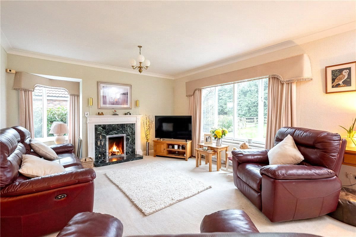 3 bedroom house, The Green, Raskelf YO61 - Available