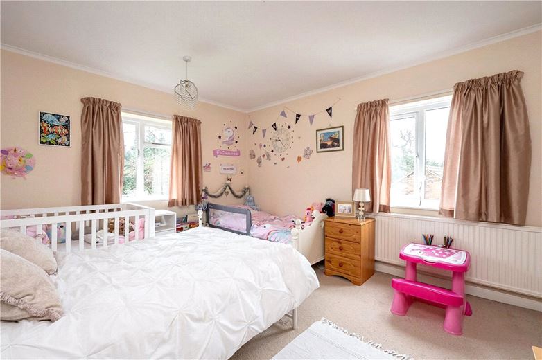 3 bedroom house, The Green, Raskelf YO61 - Available