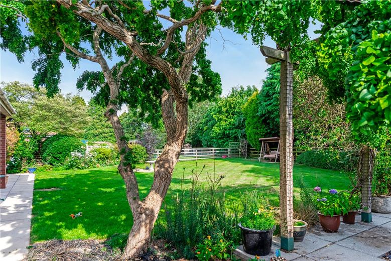 3 bedroom house, The Green, Raskelf YO61 - Available