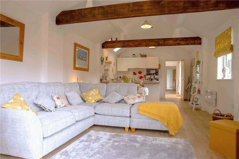 2 bedroom house, The Green, Raskelf YO61 - Available