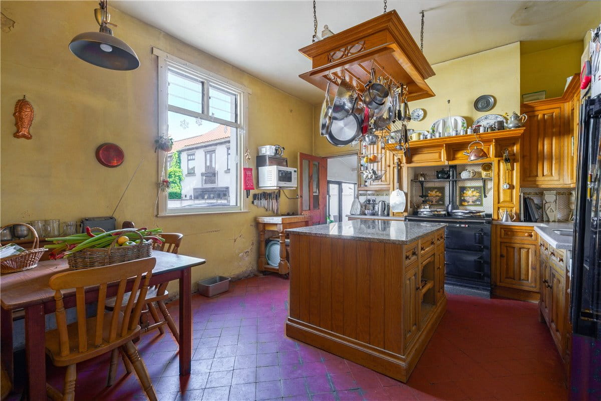 6 bedroom house, Doncaster Road, Selby YO8 - Available