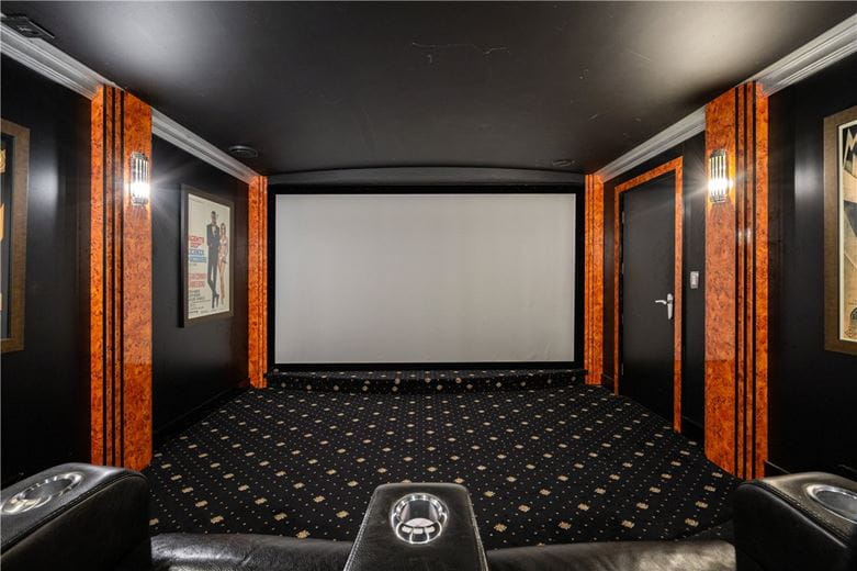 5 bedroom house, Main Street, Upper Poppleton YO26 - Available