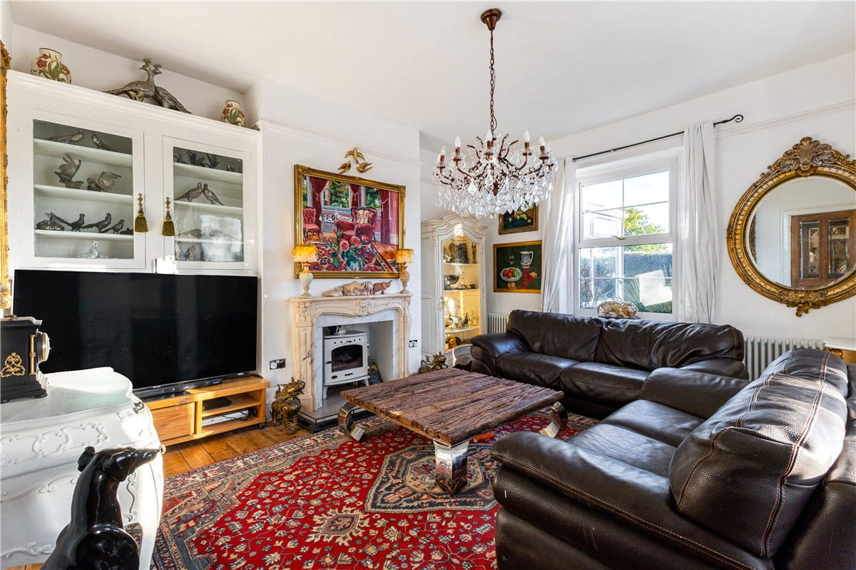 7 bedroom house, Manby Road, Stewton LN11 - Available