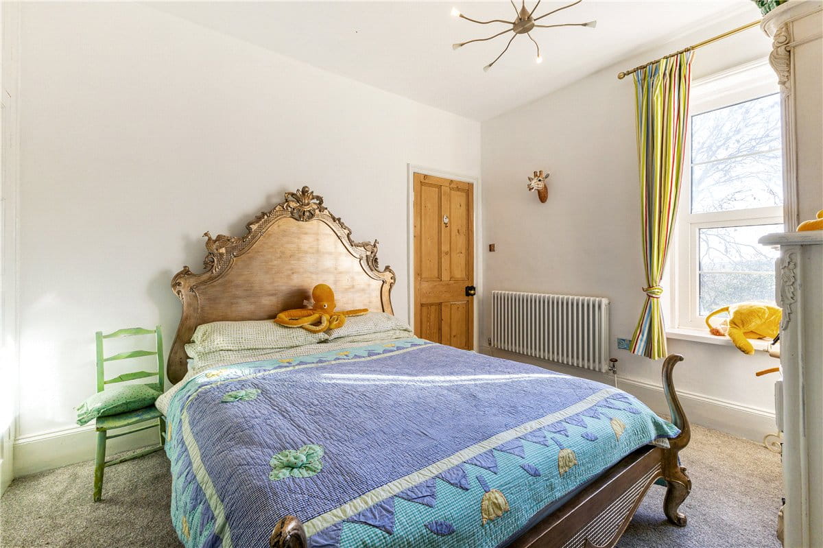 7 bedroom house, Manby Road, Stewton LN11 - Available