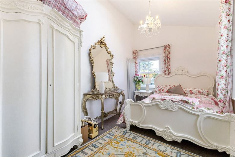 7 bedroom house, Manby Road, Stewton LN11 - Available