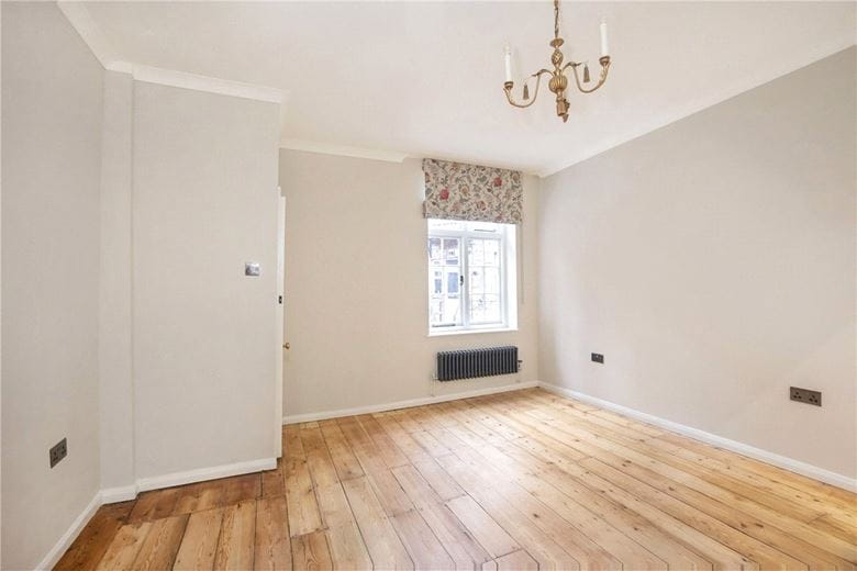 4 bedroom house, Precentors Court, York YO1 - Available