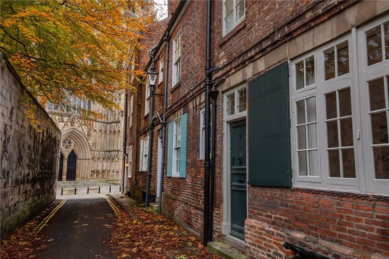 4 bedroom house, Precentors Court, York YO1 - Available