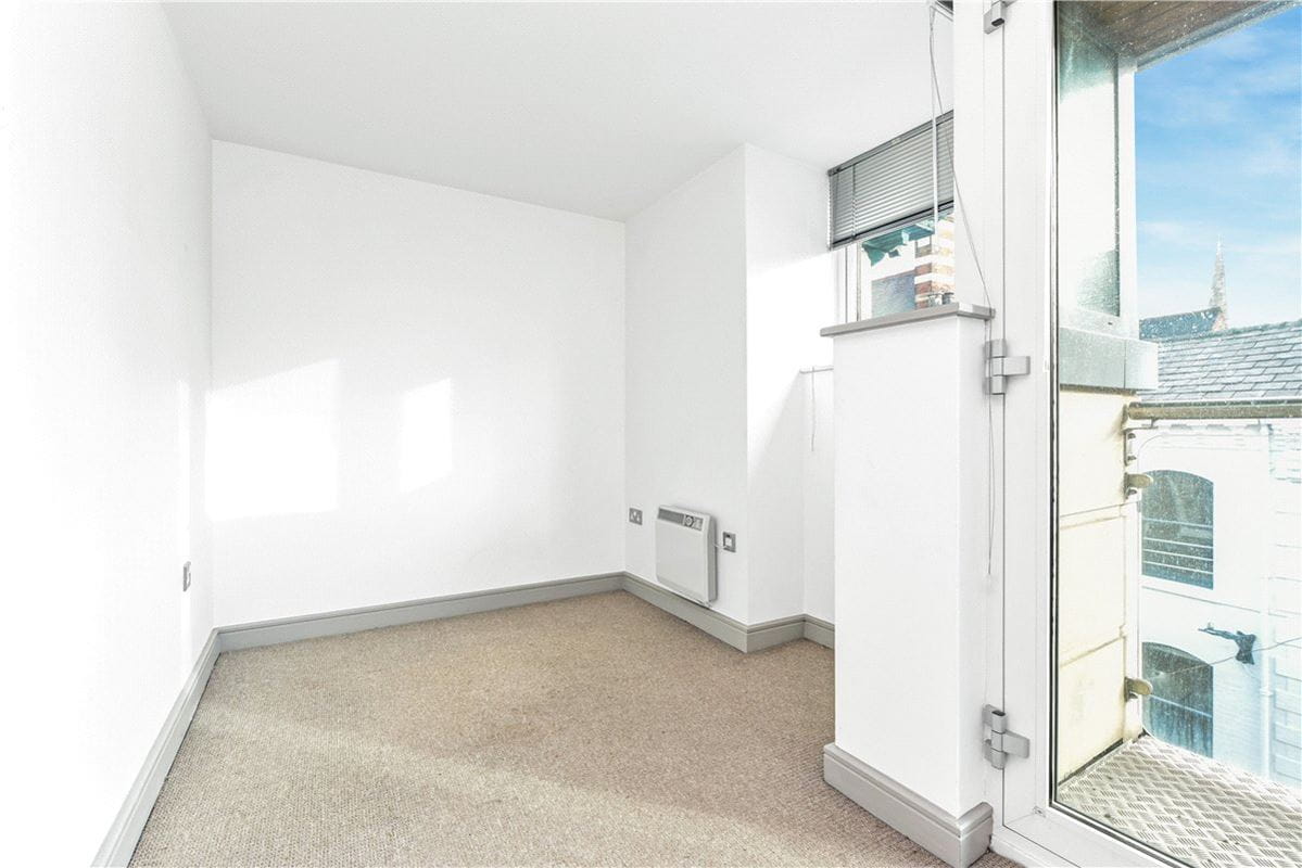 2 bedroom flat, Spurriergate House, Peter Lane YO1 - Available