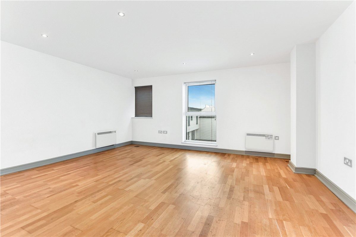 2 bedroom flat, Spurriergate House, Peter Lane YO1 - Available