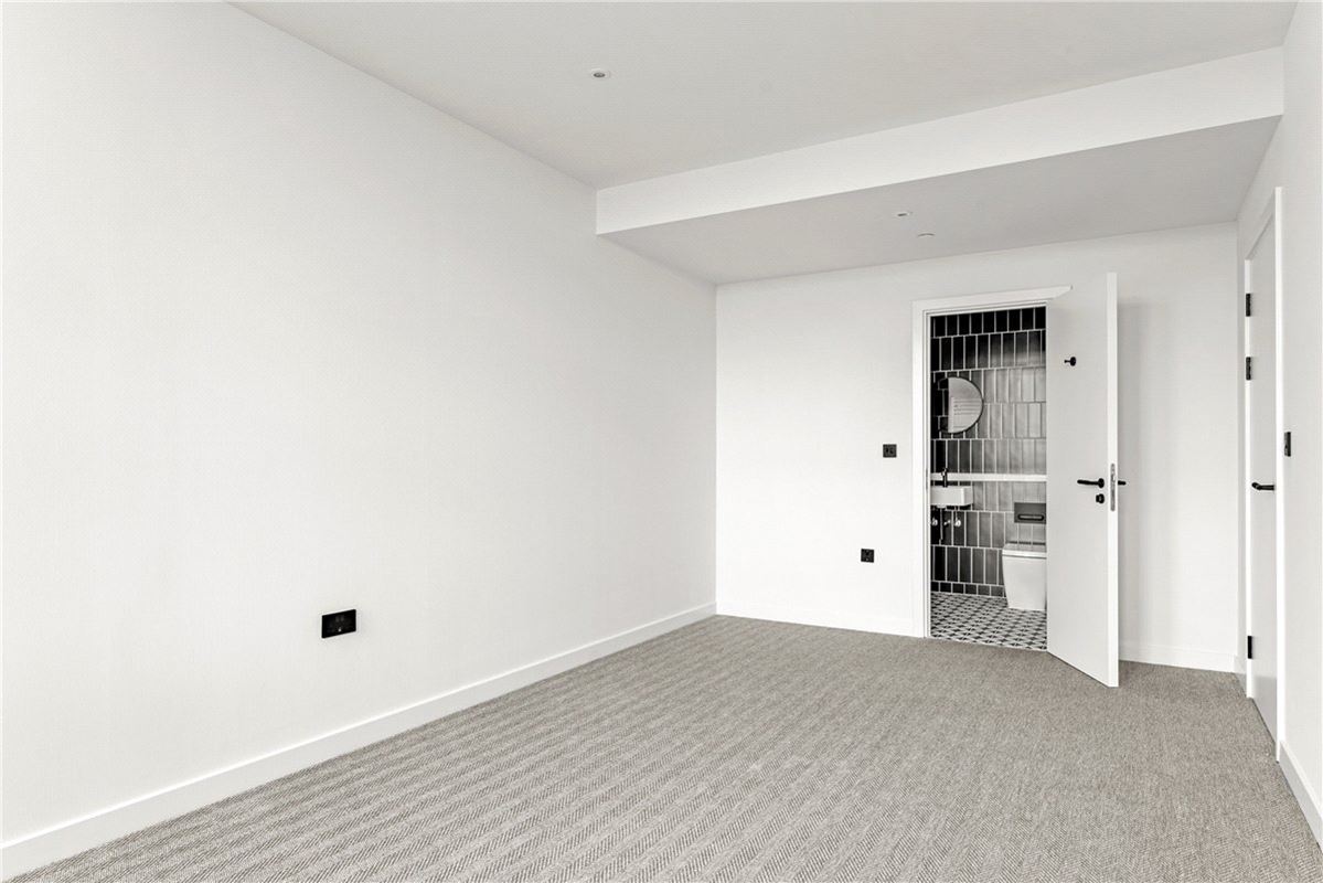 2 bedroom flat, Haxby Road, York YO31 - Available