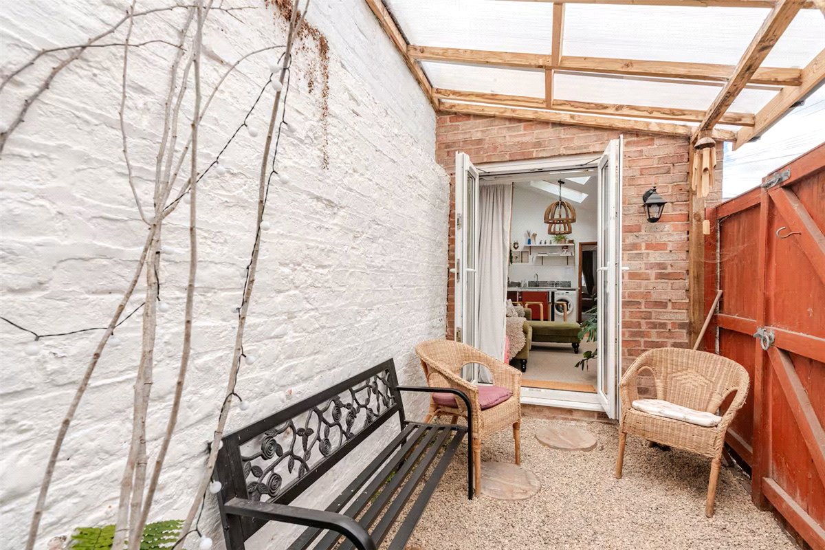 1 bedroom bungalow, Dudley Court, York YO31 - Available