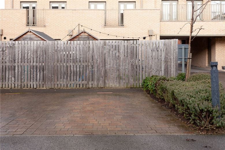 4 bedroom house, Joseph Terry Grove, York YO23 - Available