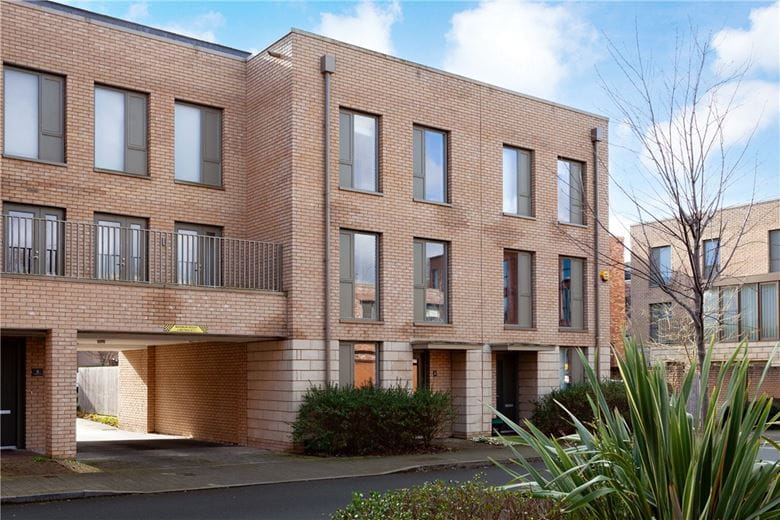4 bedroom house, Joseph Terry Grove, York YO23 - Available