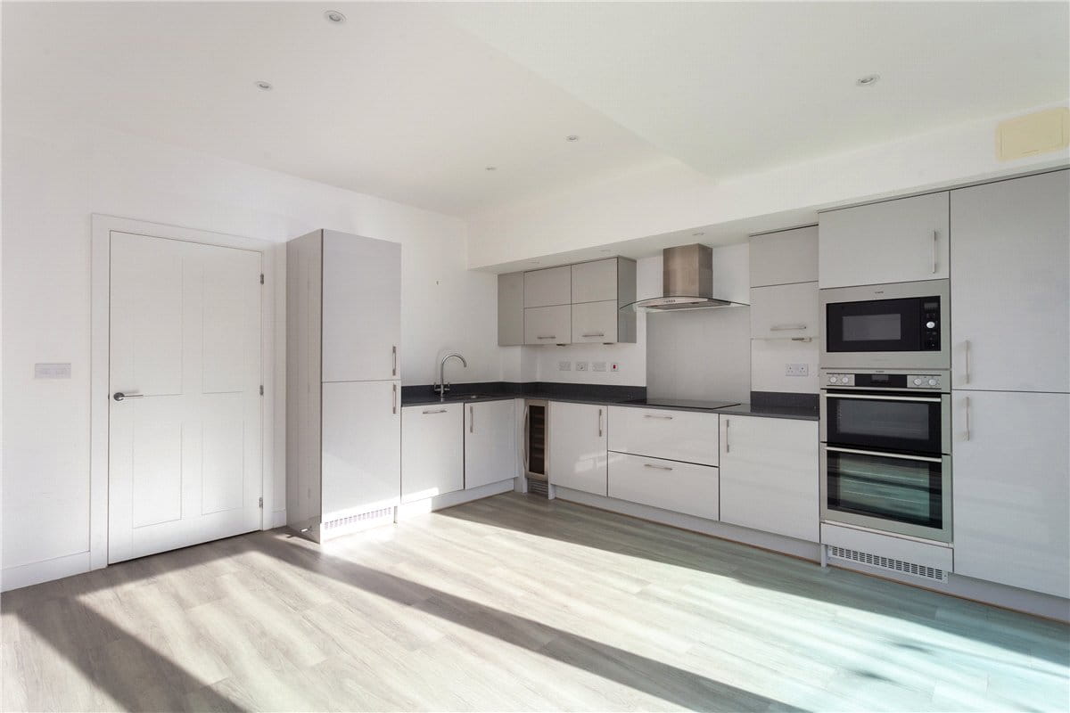 4 bedroom house, Joseph Terry Grove, York YO23 - Available